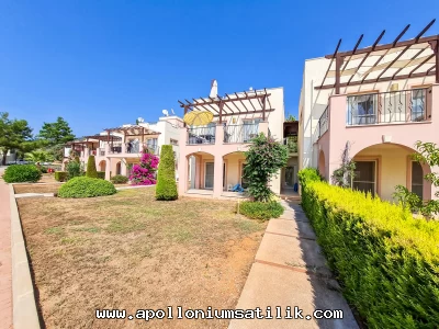 Apolloniumda Satılık Full Eşyalı Köşe Konumlu Tam Müstakil Villa