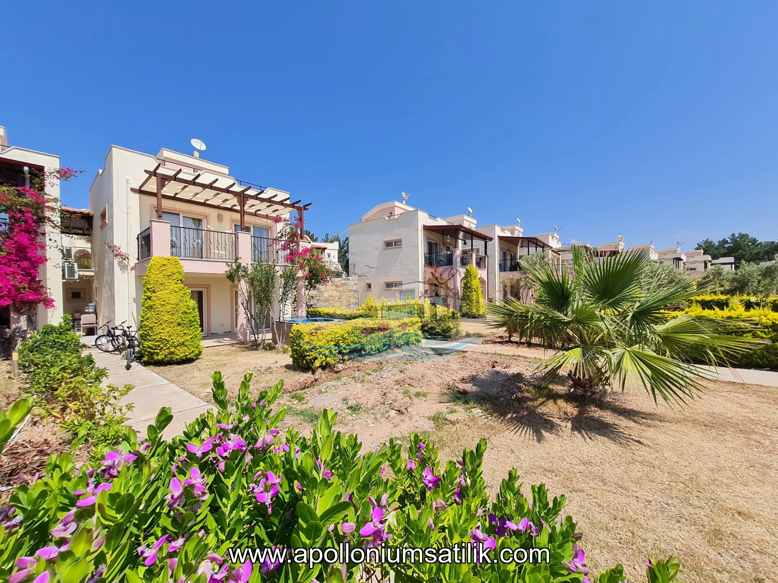 Apolloniumda Tam Müstakil, Jakuzili ve Full Eşyalı 3+1 Hera Villa