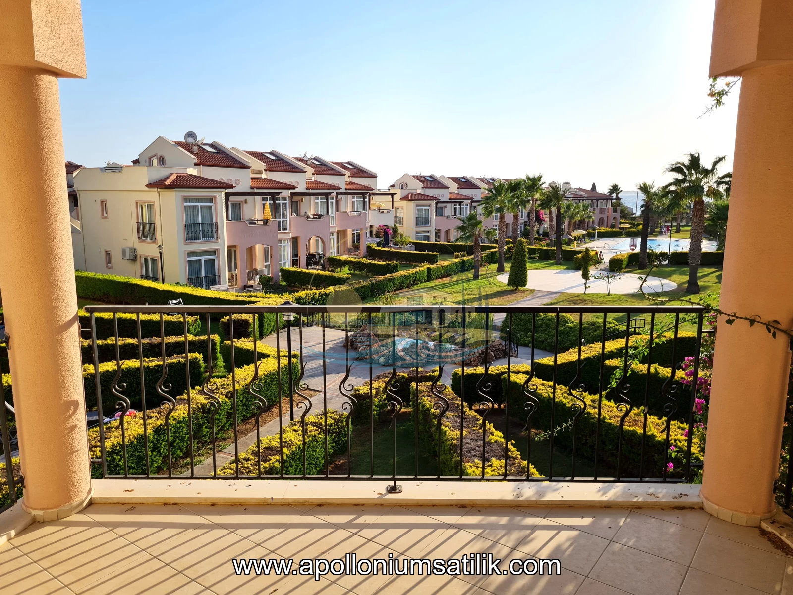 Apolloniumda Deniz ve Havuz Manzaralı, Özel Girişli 3+1 Dubleks Adonis