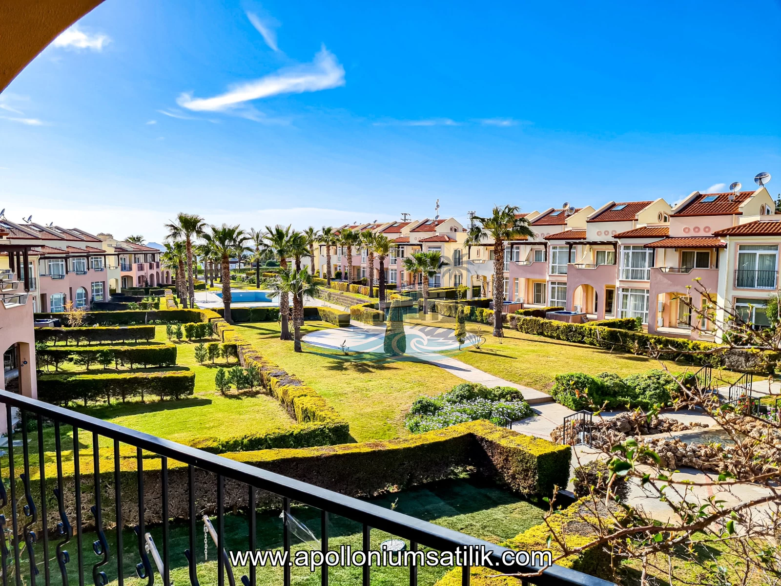 Apolloniumda Deniz ve Havuz Manzaralı, Full Eşyalı 3+1 Adonis Dubleks