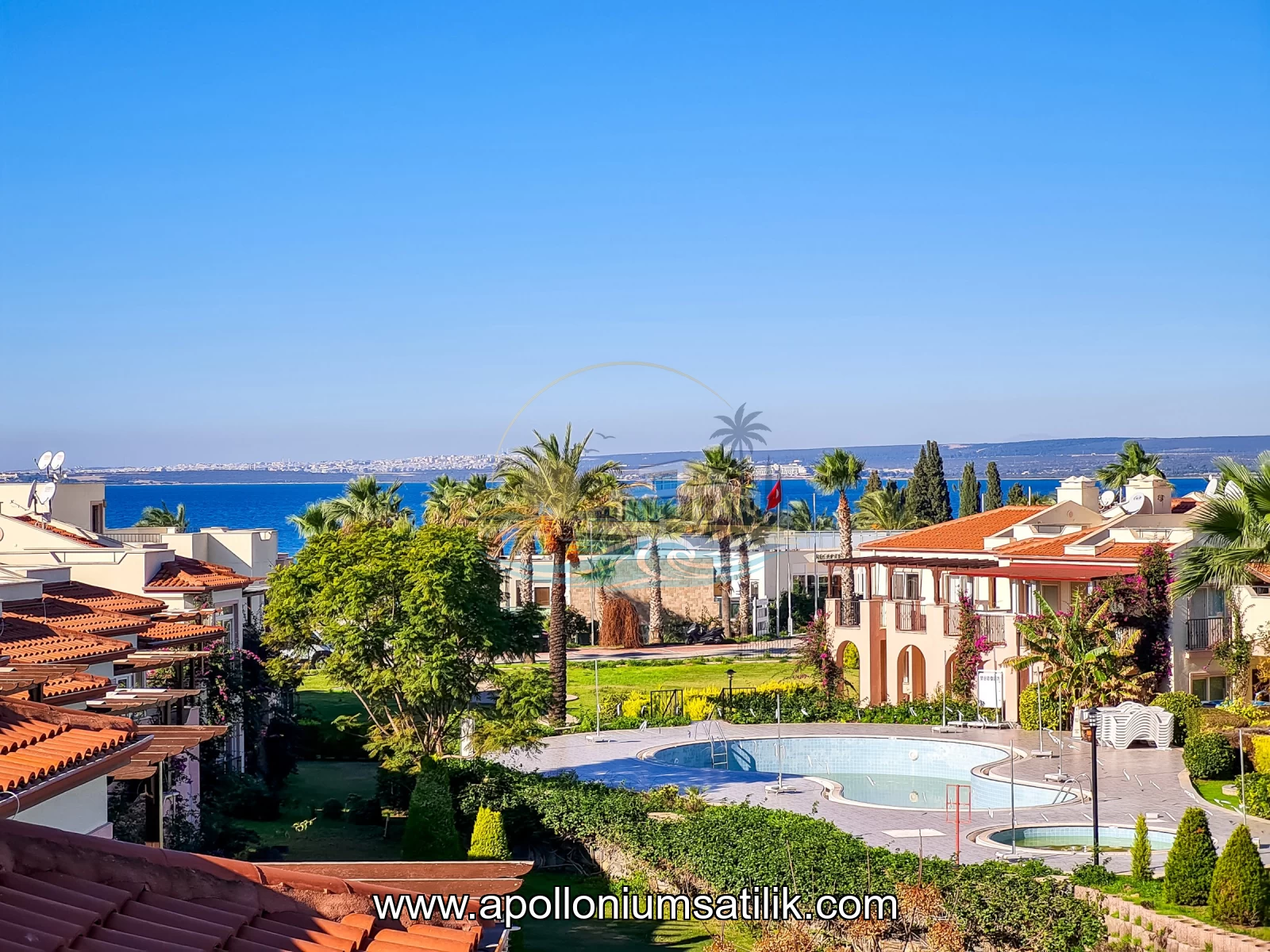 Apolloniumda Satılık Full Eşyalı, Köşe Konumlu 2 Yatak Odalı Eros Daire