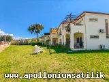 Denize Sıfır Apolloniumda Satılık Geniş Bahçeli, Köşe Konumlu 2+1 Daire