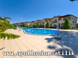 Denize Sıfır Apolloniumda Satılık Geniş Bahçeli, Köşe Konumlu 2+1 Daire