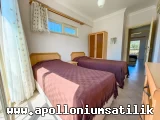 Denize Sıfır Apolloniumda Satılık Geniş Bahçeli, Köşe Konumlu 2+1 Daire